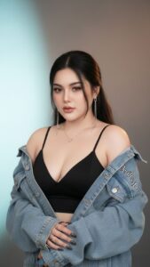 Call Girls in Mövenpick Hotel Karachi